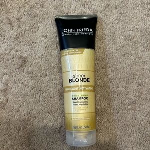 John Frieda Sheer Blonde brightening shampoo